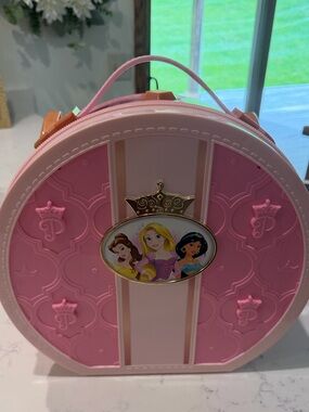 Disney Princess Style Collection Light up & style portable vanity